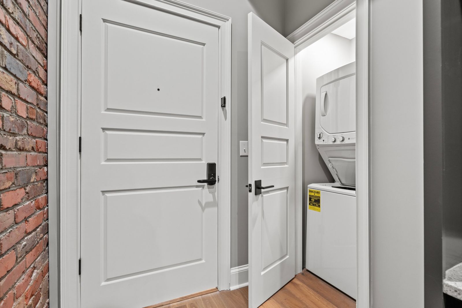 Aurelia Suite in-unit washer and dryer