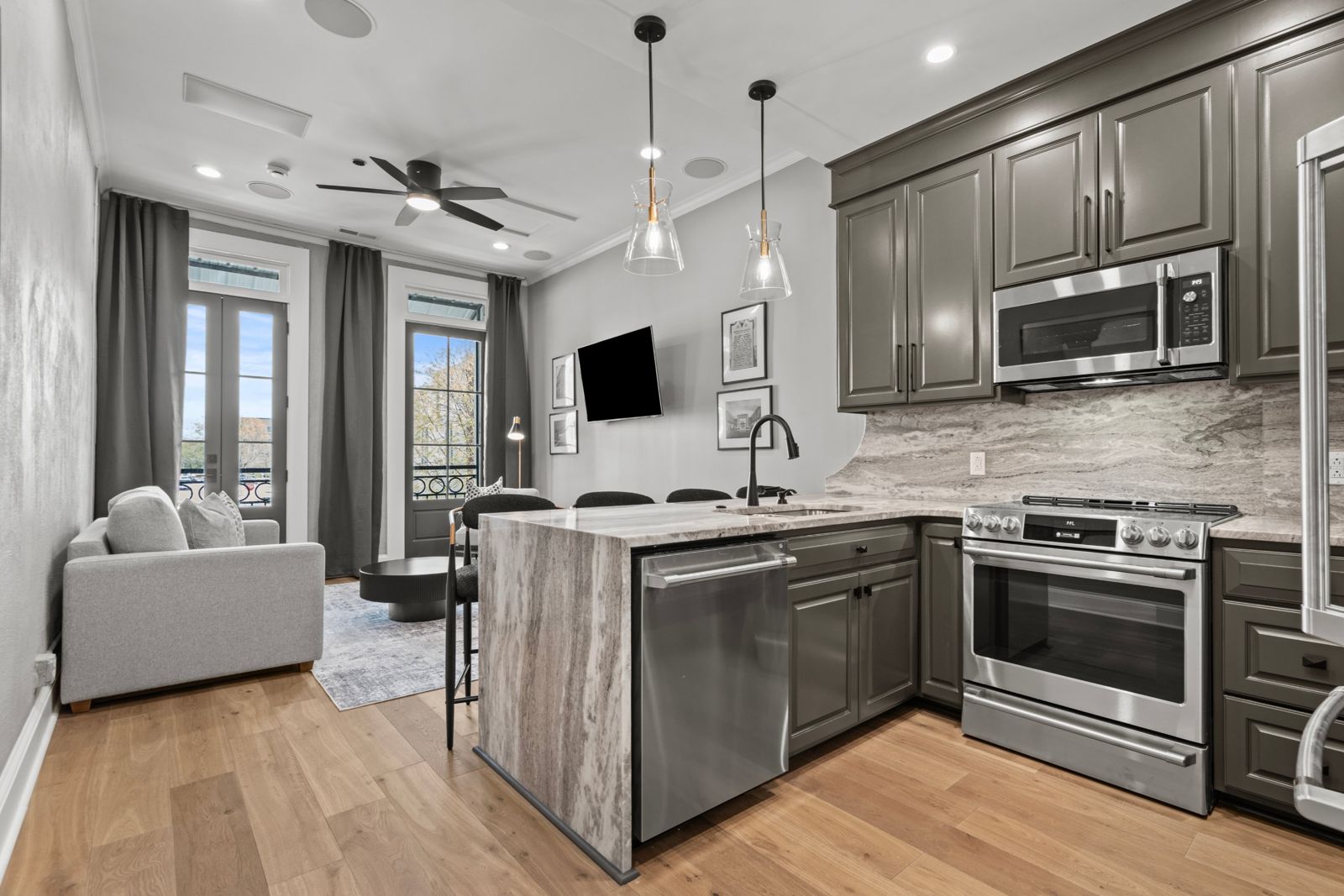 Noir Suite open kitchen and living area