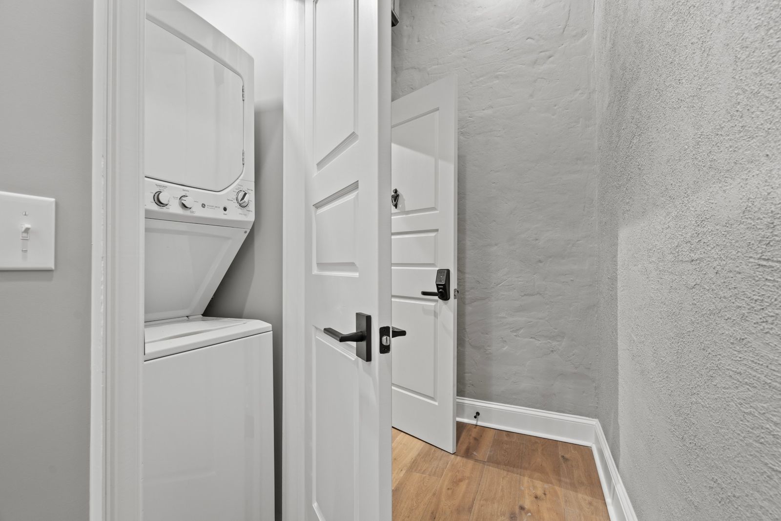 Noir Suite in-unit washer and dryer